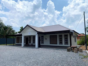 Delima Guesthouse 3 bedroom,2 toilet